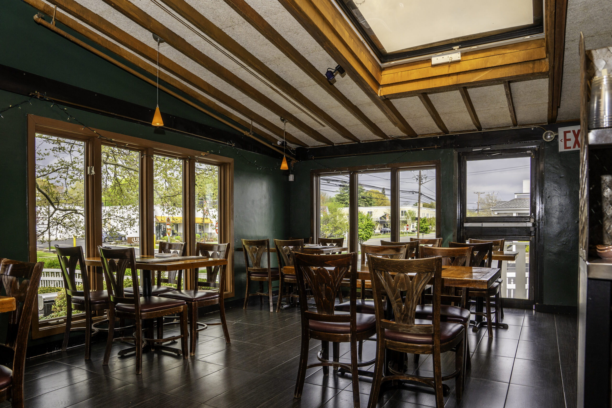Tengda of Westport dining room